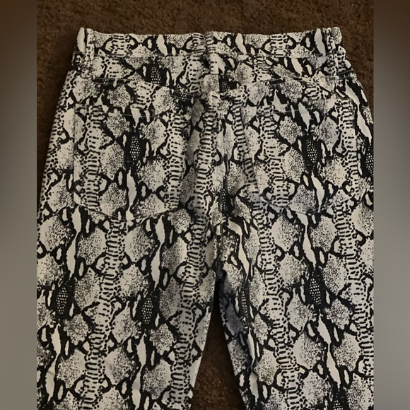 Frame ali high rise cigarette Jean size 28 - Picture 6 of 6